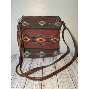 Pine‎ Creek Aztec Style Crossbody Bag Purse Leather Strap